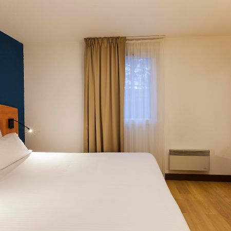 Comfort Hotel Evreux Luaran gambar
