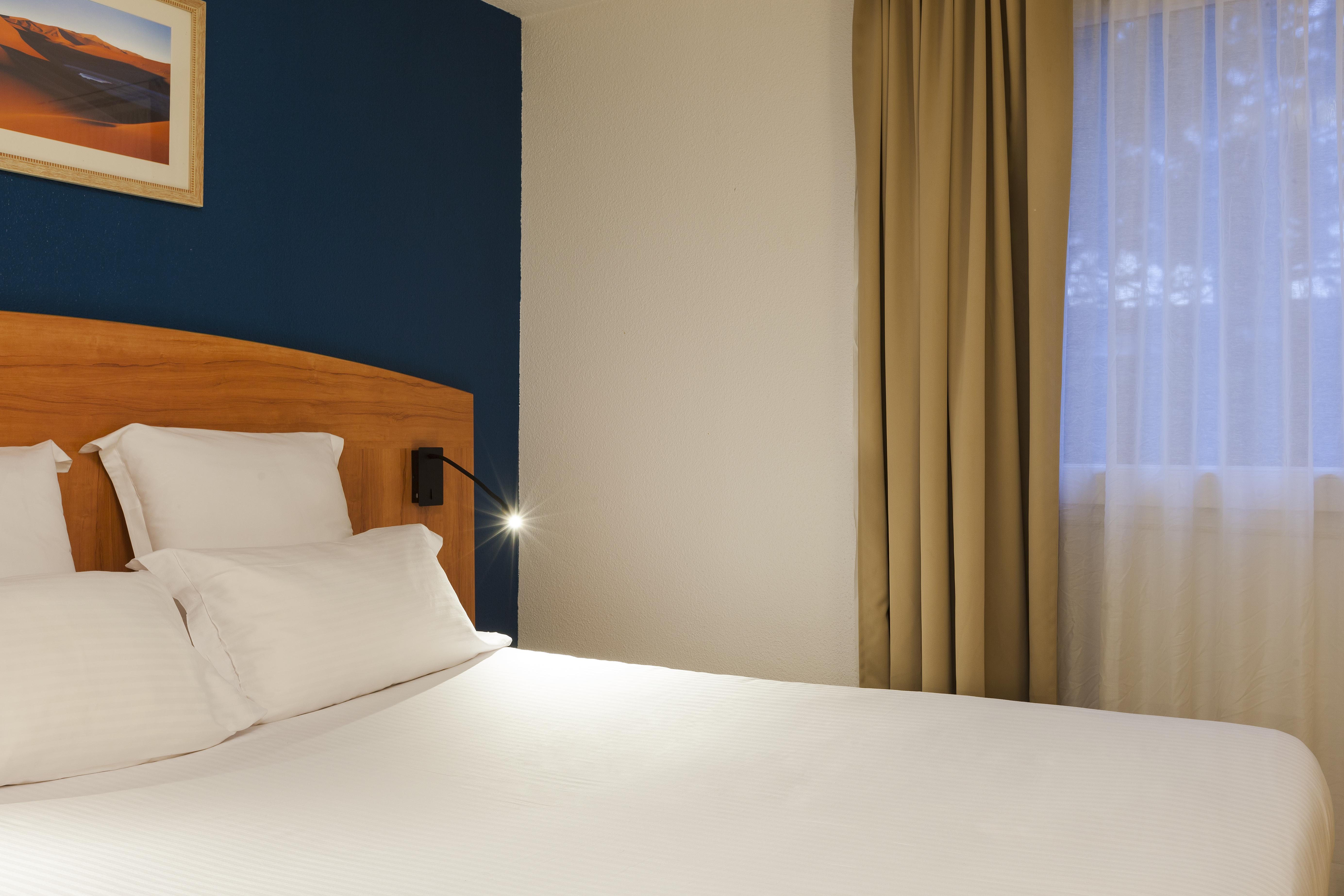 Comfort Hotel Evreux Luaran gambar