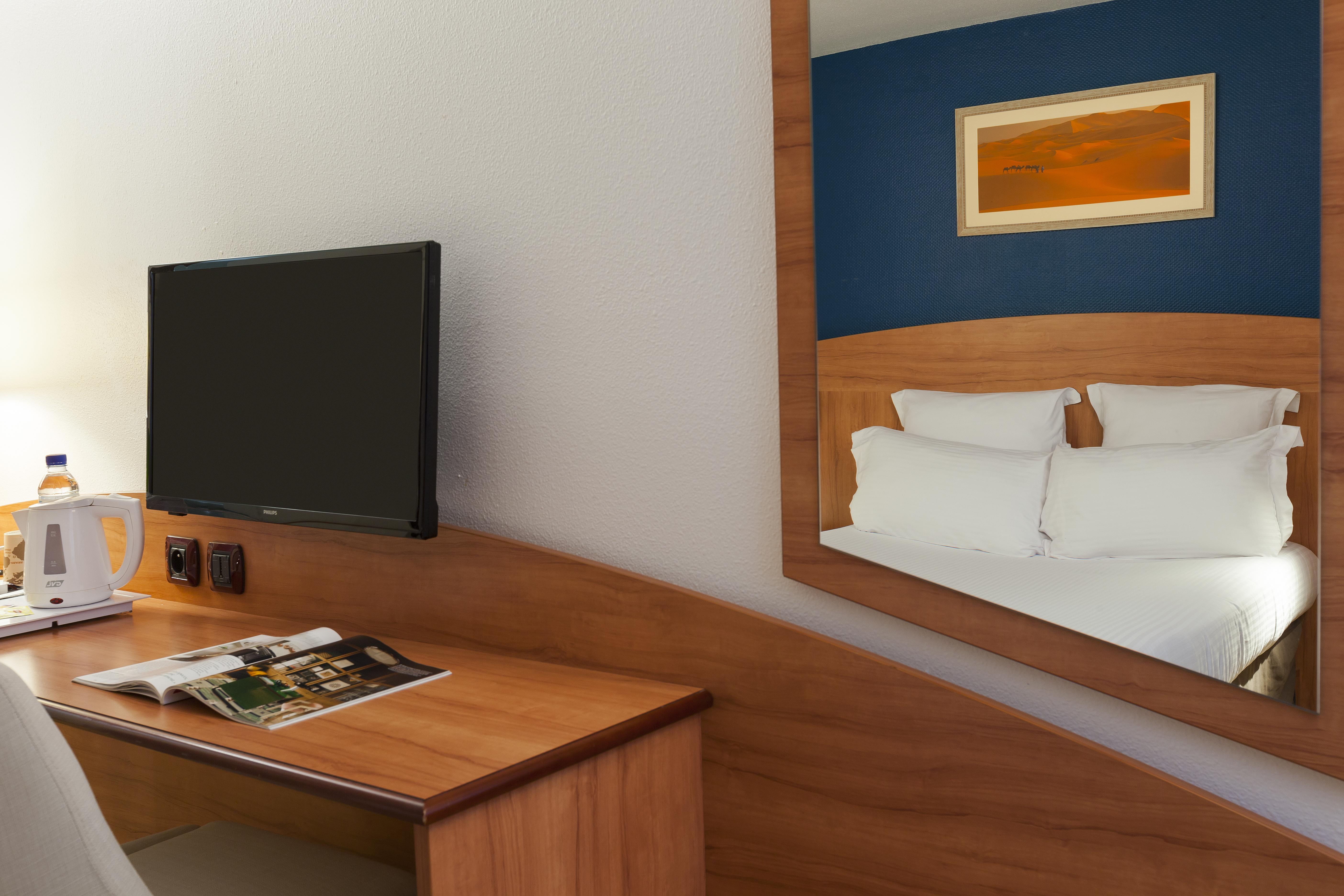 Comfort Hotel Evreux Luaran gambar