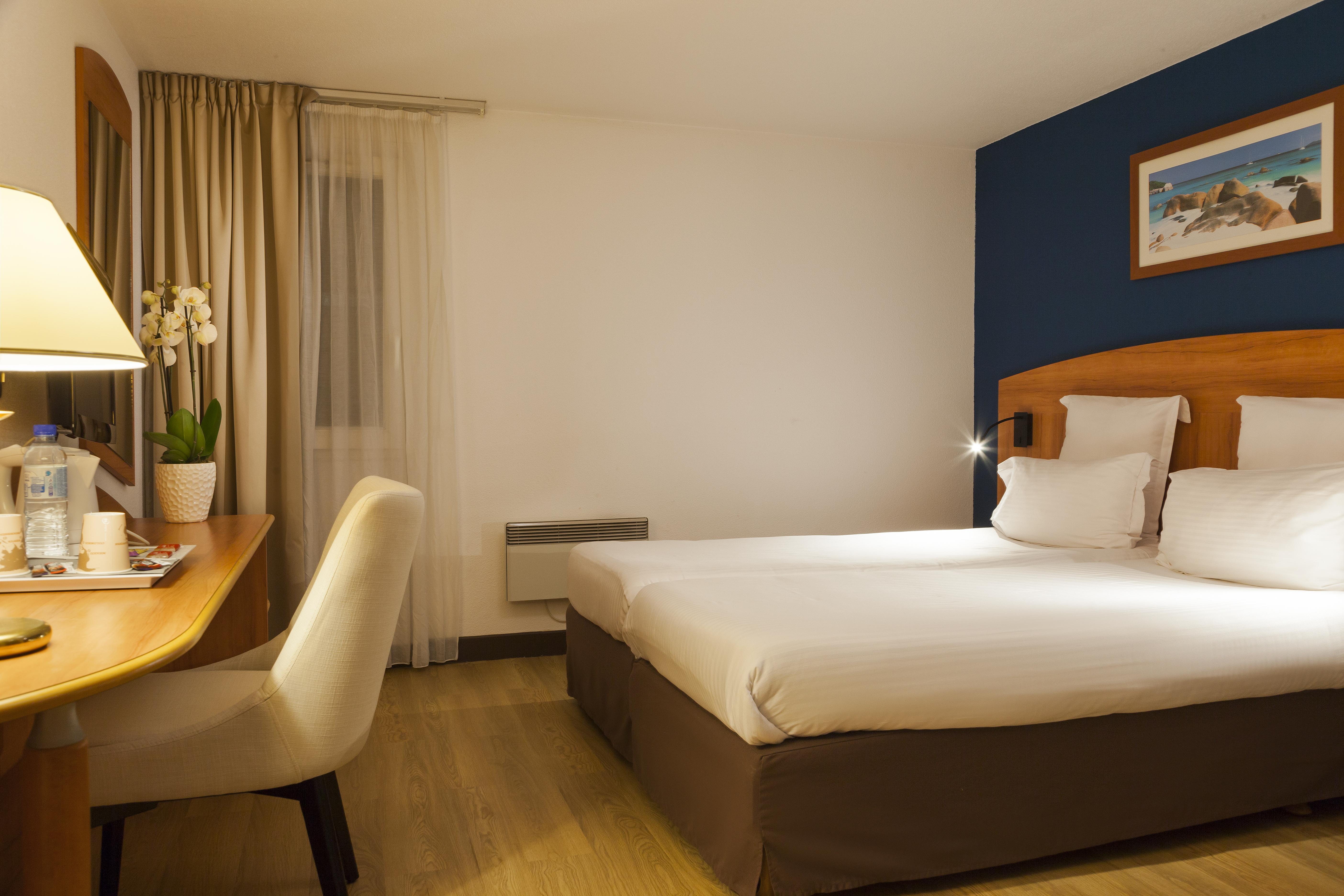 Comfort Hotel Evreux Luaran gambar