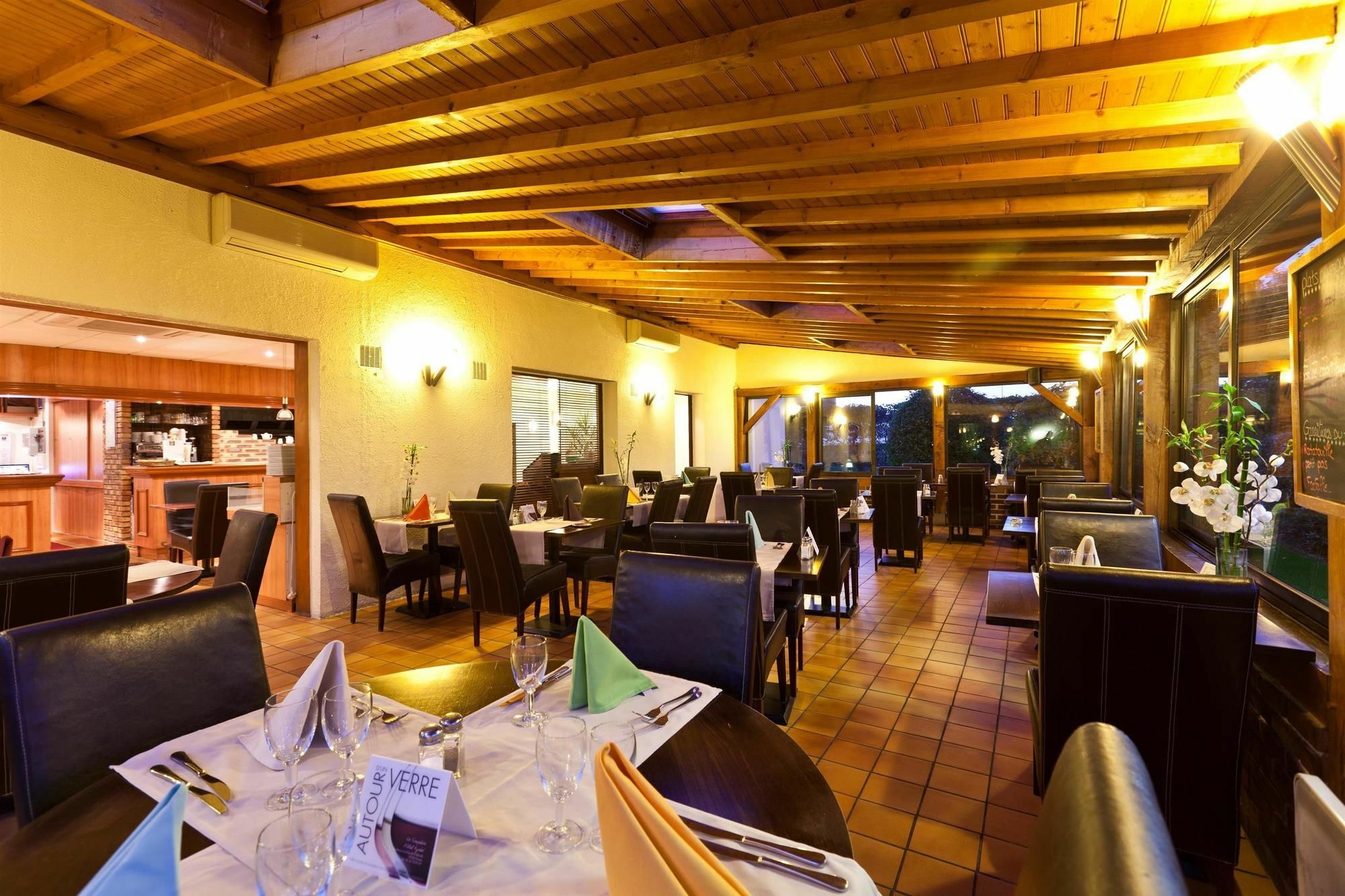 Comfort Hotel Evreux Luaran gambar