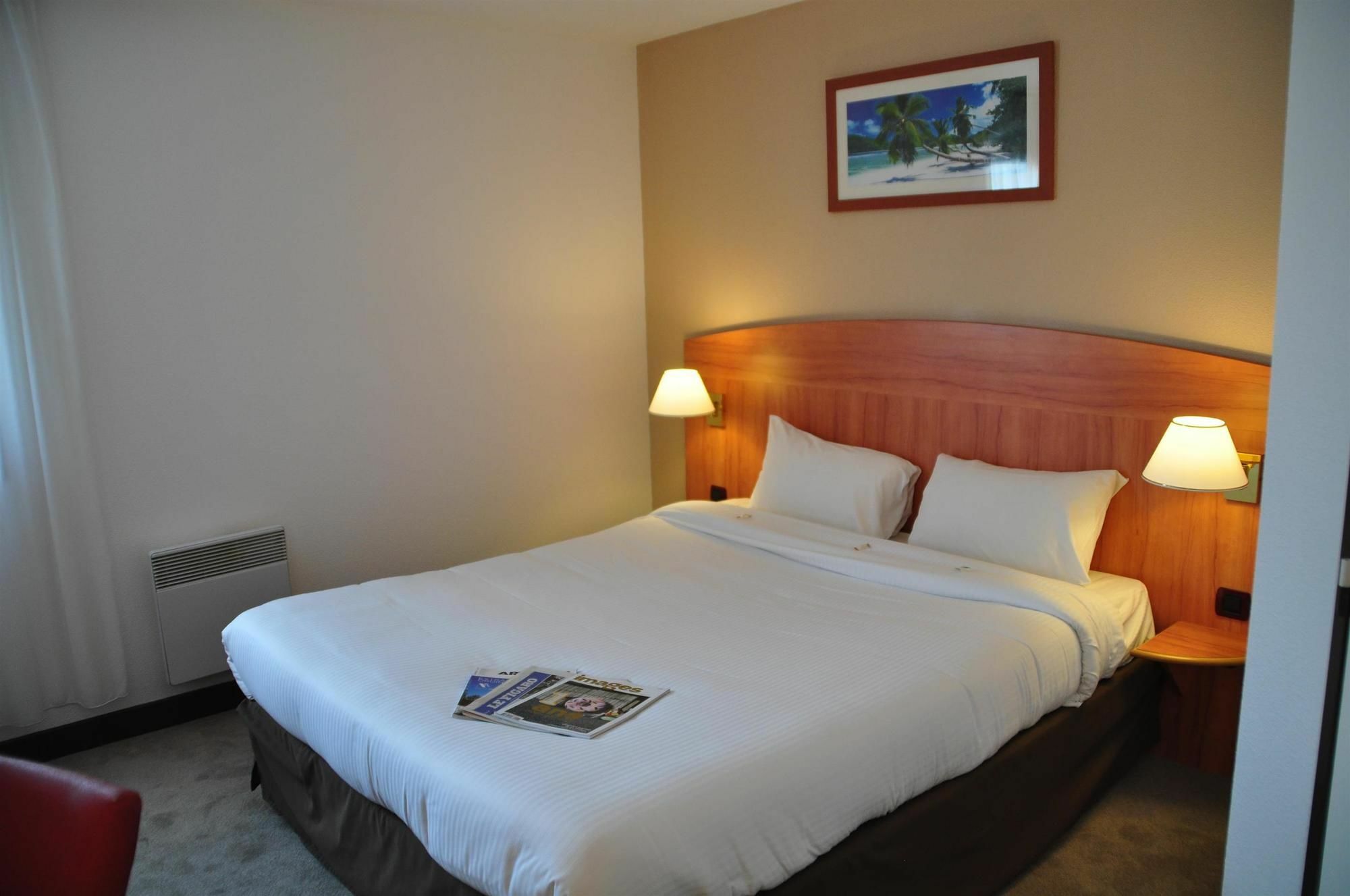Comfort Hotel Evreux Luaran gambar