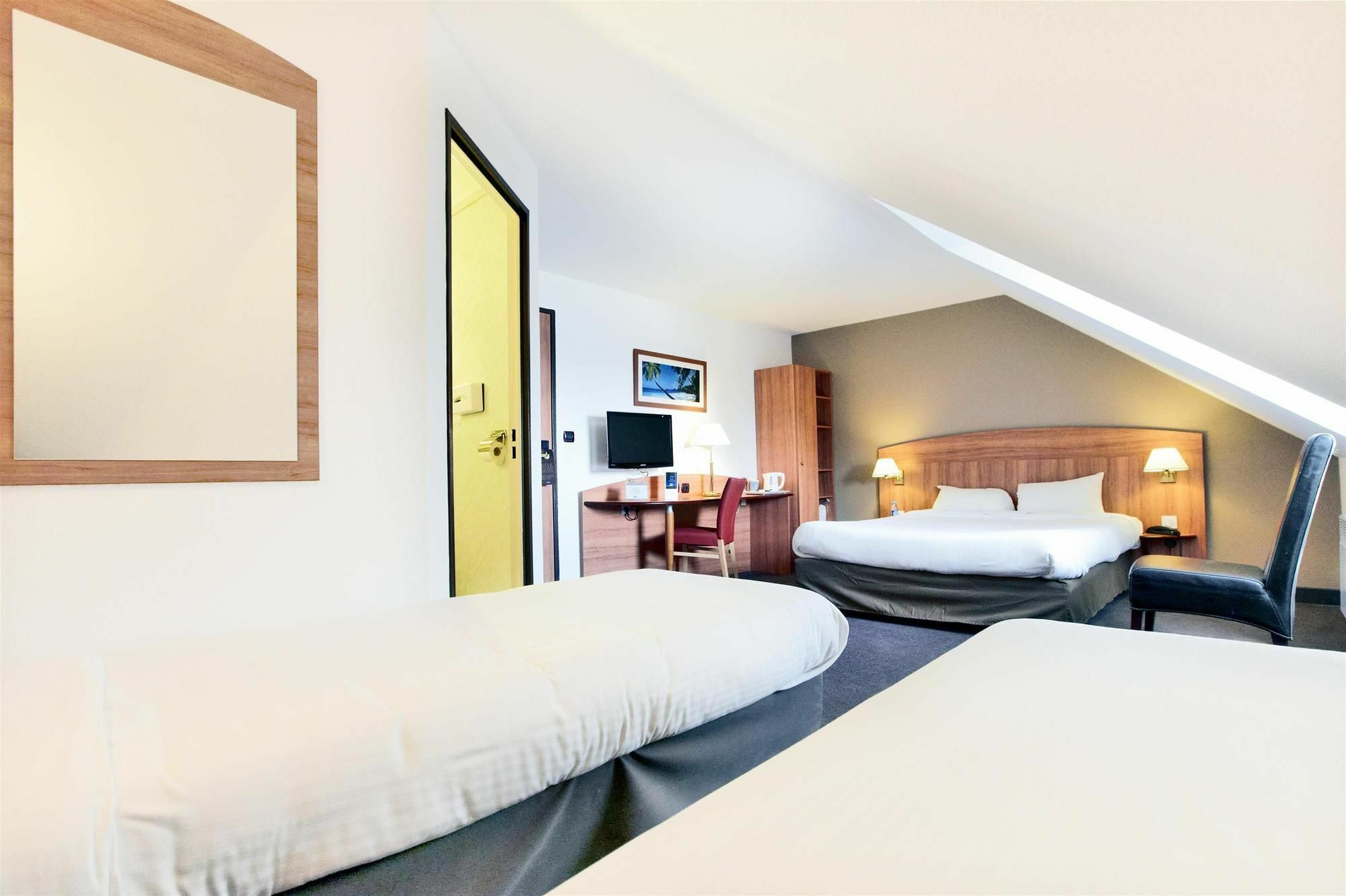 Comfort Hotel Evreux Luaran gambar