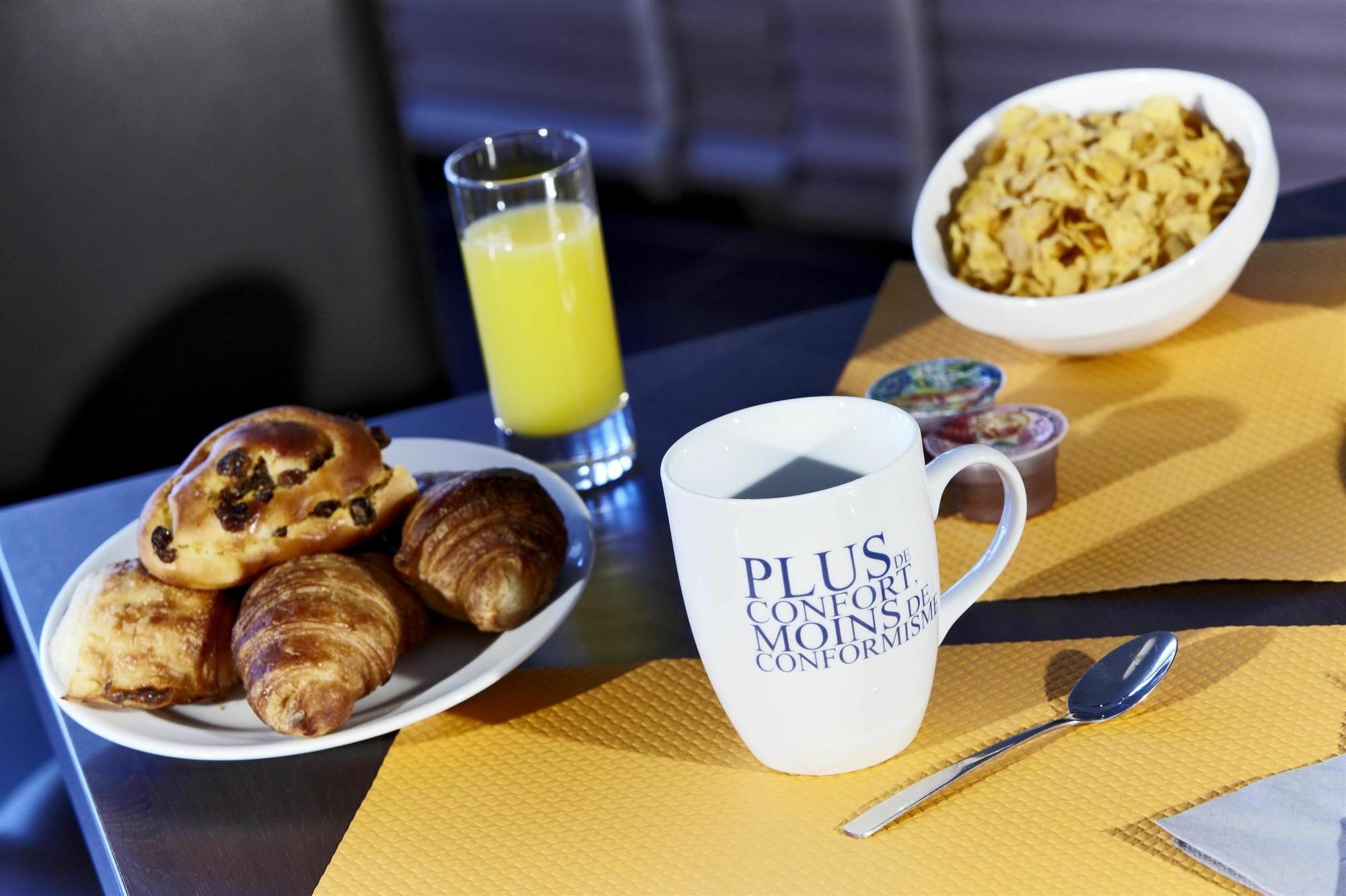 Comfort Hotel Evreux Luaran gambar